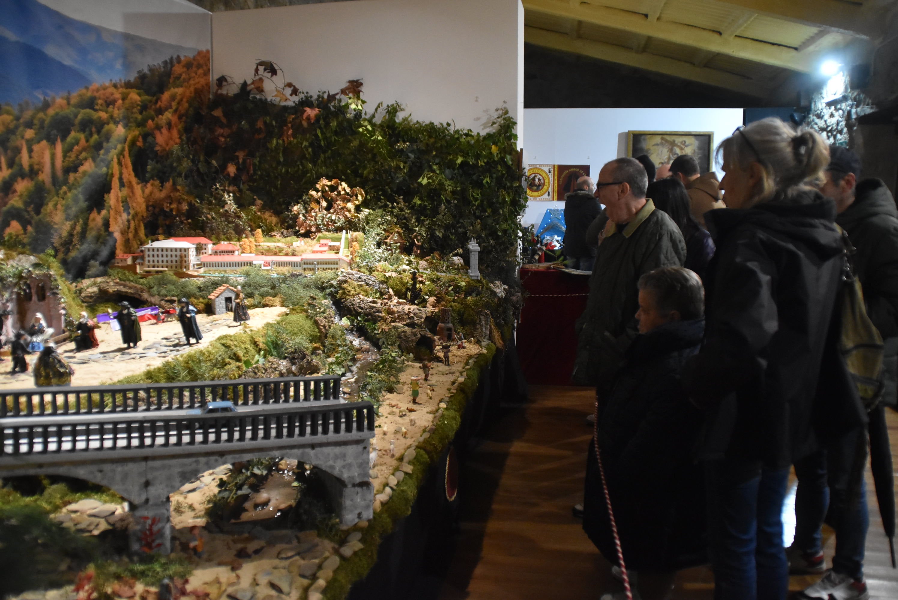 Béjar presume de tradición belenística en la muestra de la Hermandad de Jesús Nazareno