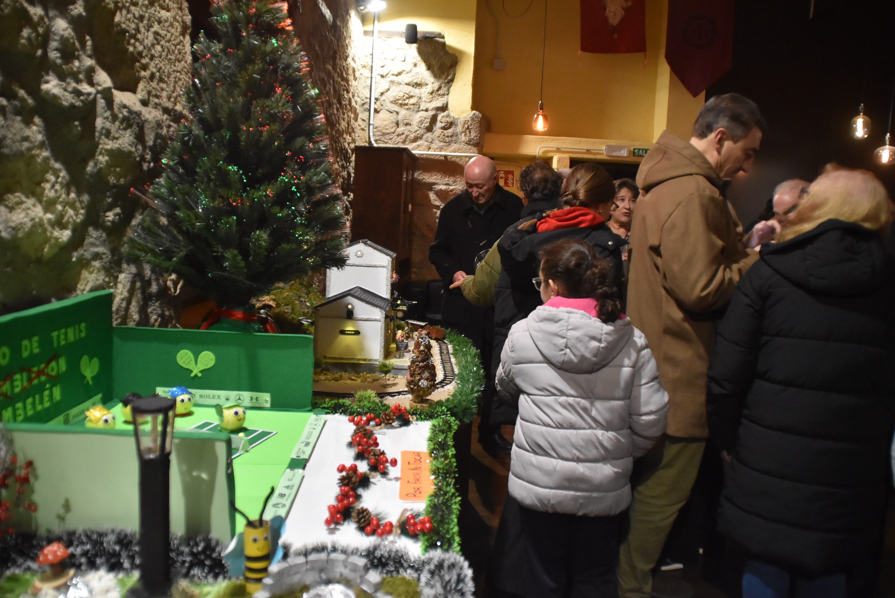 Béjar presume de tradición belenística en la muestra de la Hermandad de Jesús Nazareno