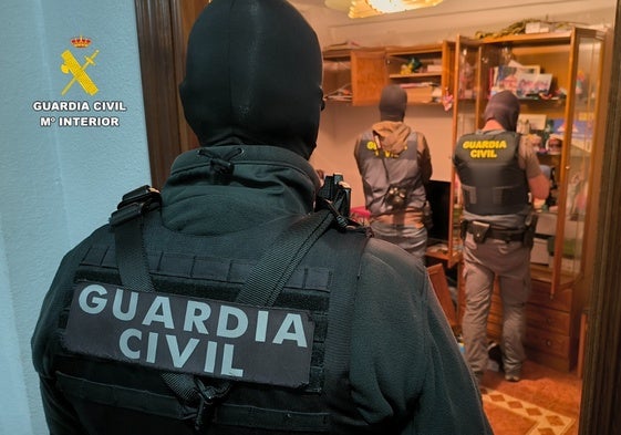 Agentes de la Guardia Civil en el marco de la operación 'Lakshmi'.