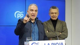 El vicesecretario de Coordinación Autonómica y Local y Análisis Electoral del Partido Popular, Elías Bendodo, junto al alcalde de Logroño, Conrado Escobar.