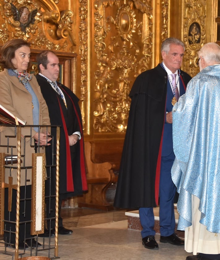 Imagen secundaria 2 - Imágenes de distintos momentos de la celebración en el santuario de El Castañar.