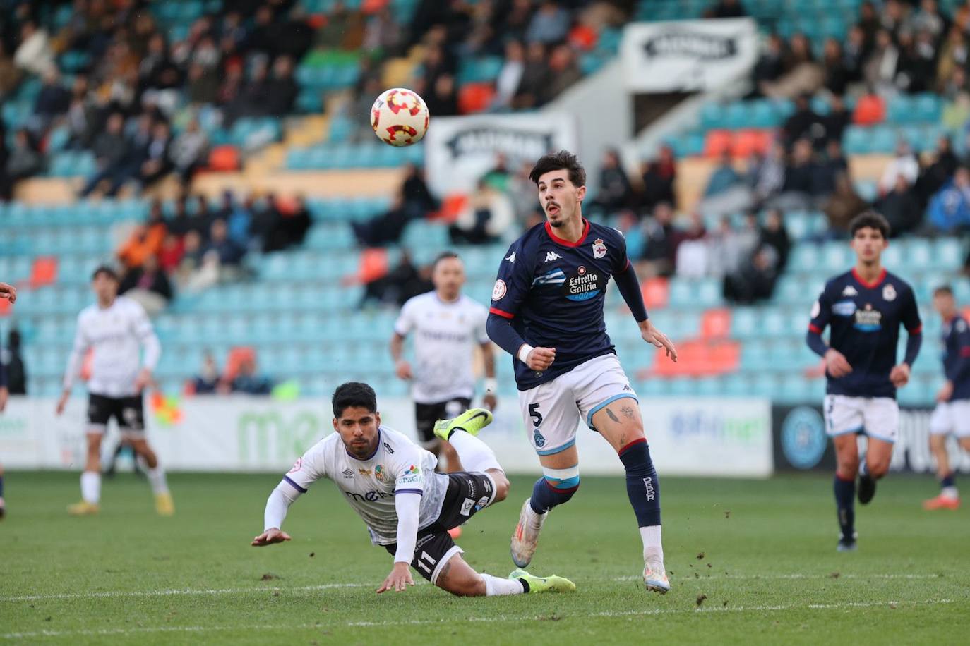 El Salamanca UDS vence sobre la bocina ante el Fabril: estas han sido las mejores imágenes del choque