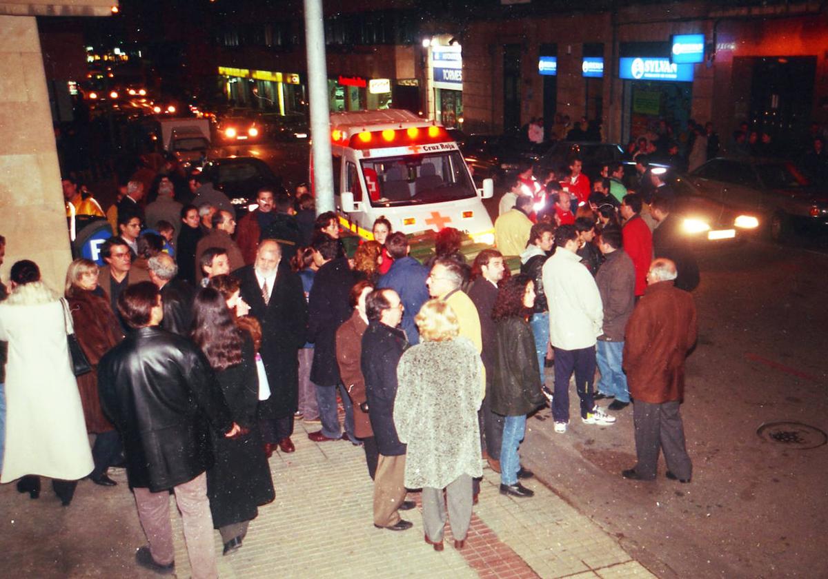 Imagen del tiroteo ocurrido en la Avenida Italia en el año 1999.