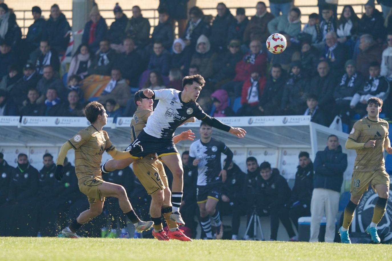 Las mejores imágenes del polémico empate entre Unionistas y la Real Sociedad B este domingo