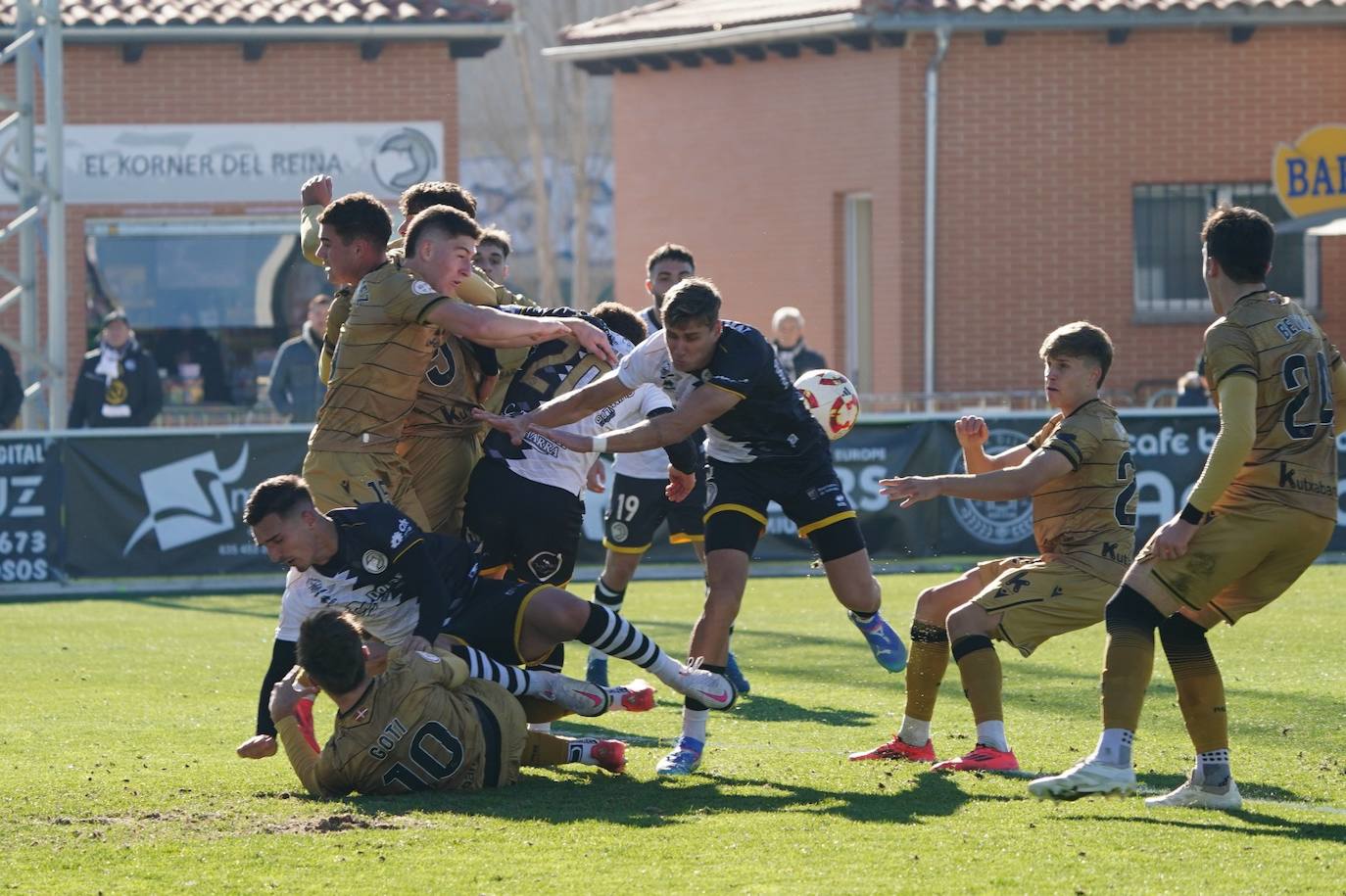 Las mejores imágenes del polémico empate entre Unionistas y la Real Sociedad B este domingo