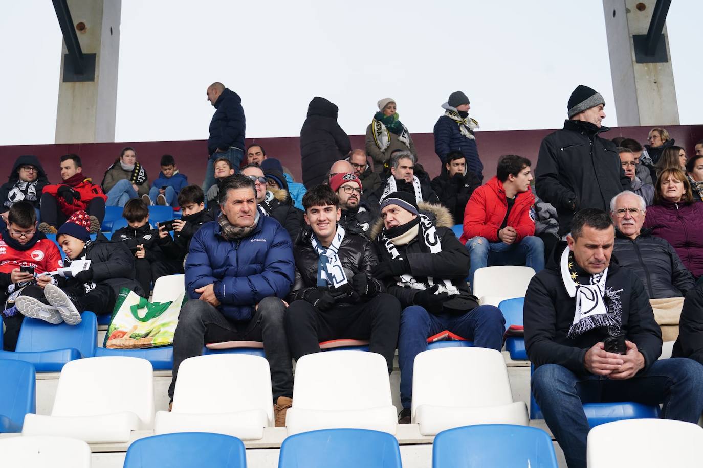 Búscate en la grada del Reina Sofía en el partido entre Unionistas y la Real Sociedad B