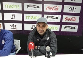 Jehu Chiapas en la sala de prensa del estadio Helmántico.