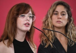 La secretaria de Comunicación de Sumar, Elizabeth Duval, y la Secretaria de Organización de Sumar, Lara Hernández.