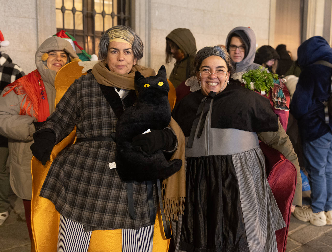 Un gato negro, el &#039;Papa de la Lotería&#039; y la mítica Manoli: las mejores imágenes del sorteo de Navidad 2024: &quot;¡A por el Gordo!&quot;