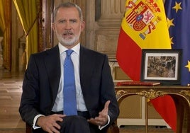 El Rey, dando su mensaje de Navidad desde el Palacio Real.