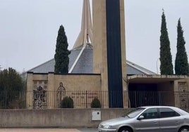 Iglesia Parroquial de Nuestra Señora de Lourdes vista desde fuera.