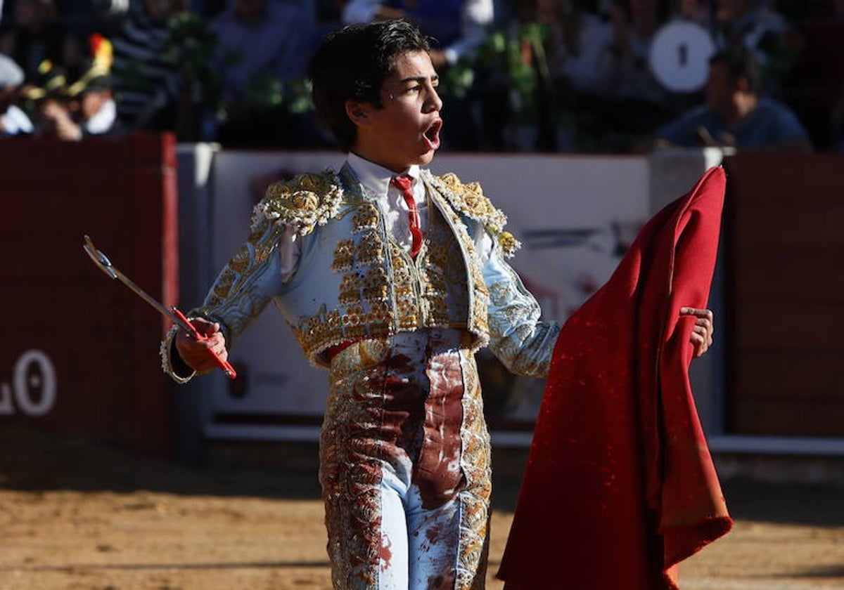 Marco Pérez, en la plaza de toros de Guijuelo, el 23 de abril de 2024.