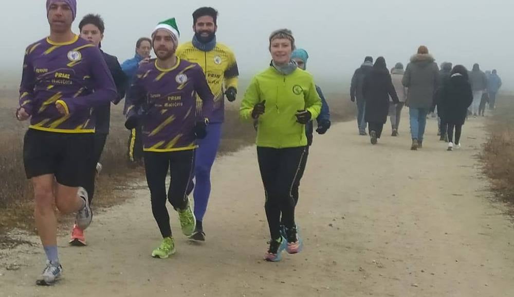 La niebla no frena el gesto de solidaridad atlético de Macotera