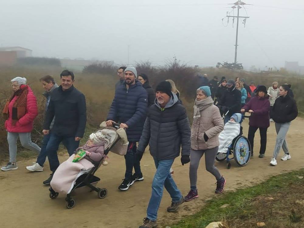 La niebla no frena el gesto de solidaridad atlético de Macotera