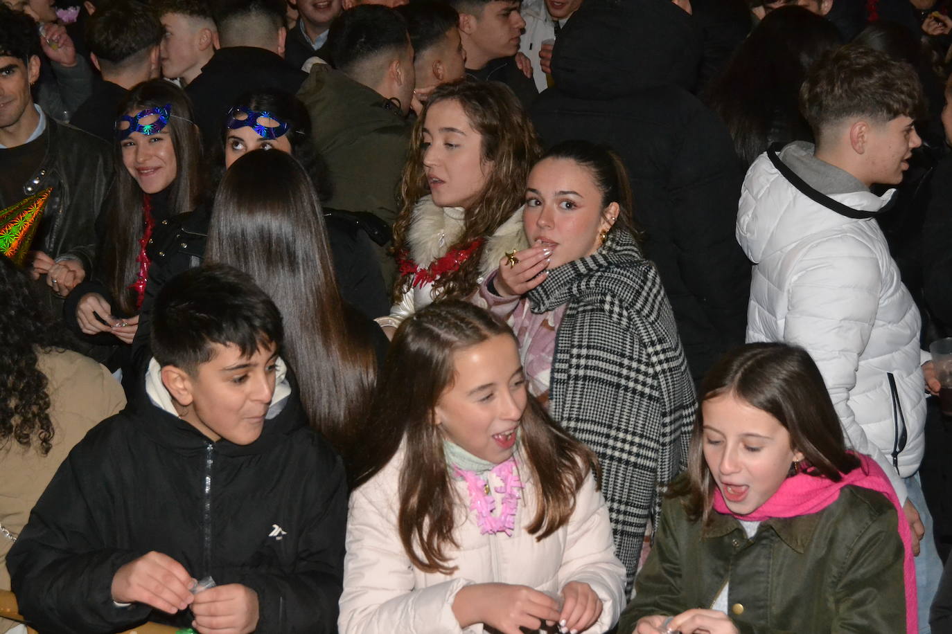 Los jóvenes de Ciudad Rodrigo festejan la entrada al 2025