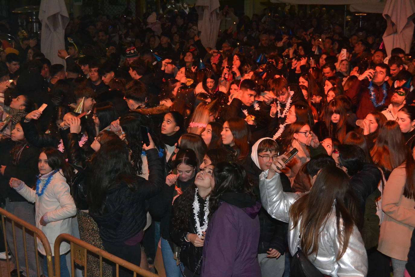 Los jóvenes de Ciudad Rodrigo festejan la entrada al 2025