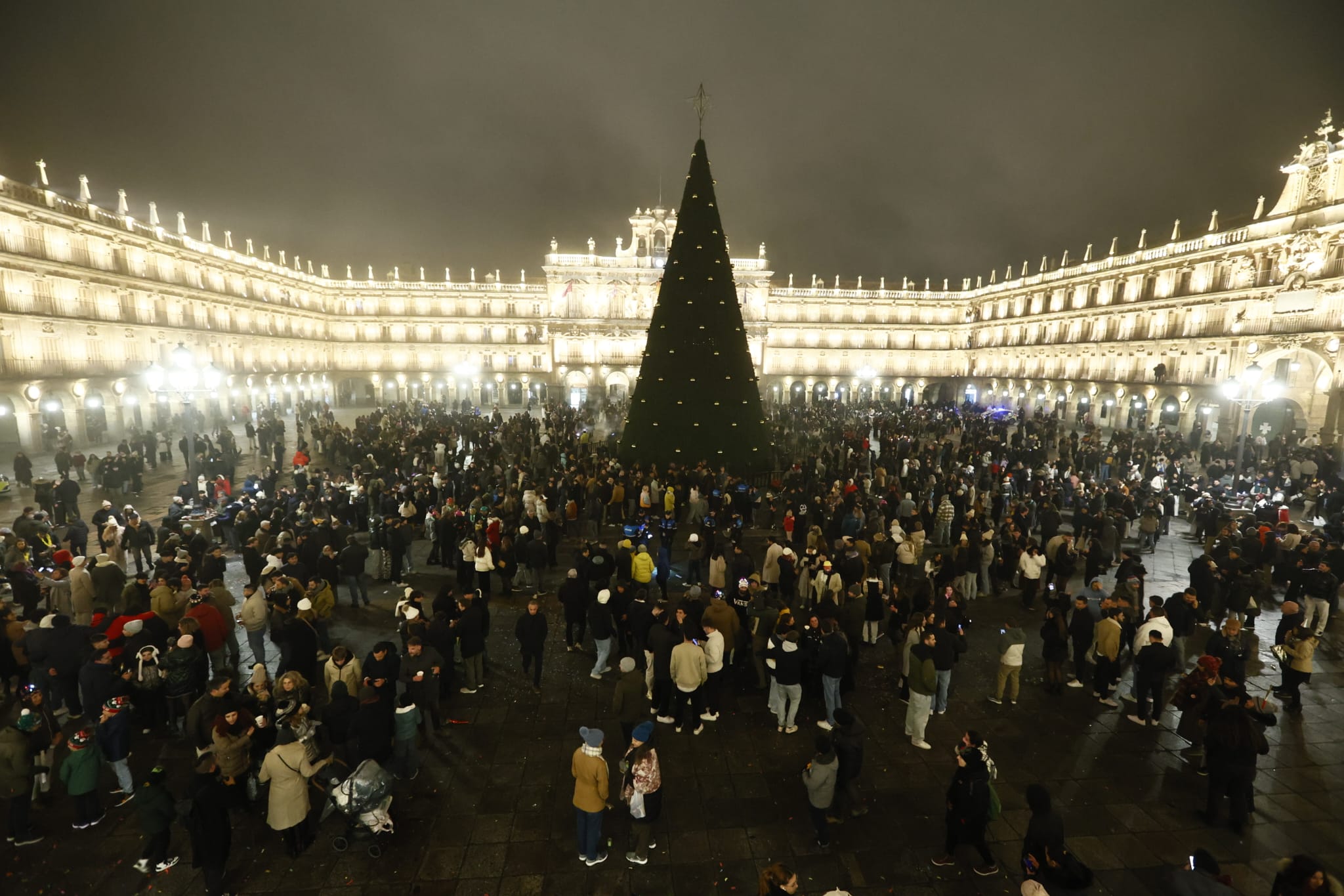 La Plaza Mayor se llena de buenos deseos para el Año Nuevo