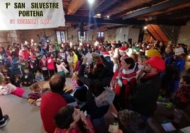 El salón de las Olivillas se llenó con los participantes en la San Silvestre