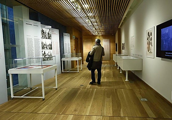 La exposición 'Jorge Semprún. El largo viaje' es uno de los actos incluidos en el programa para conmemorar la muerte de Franco.