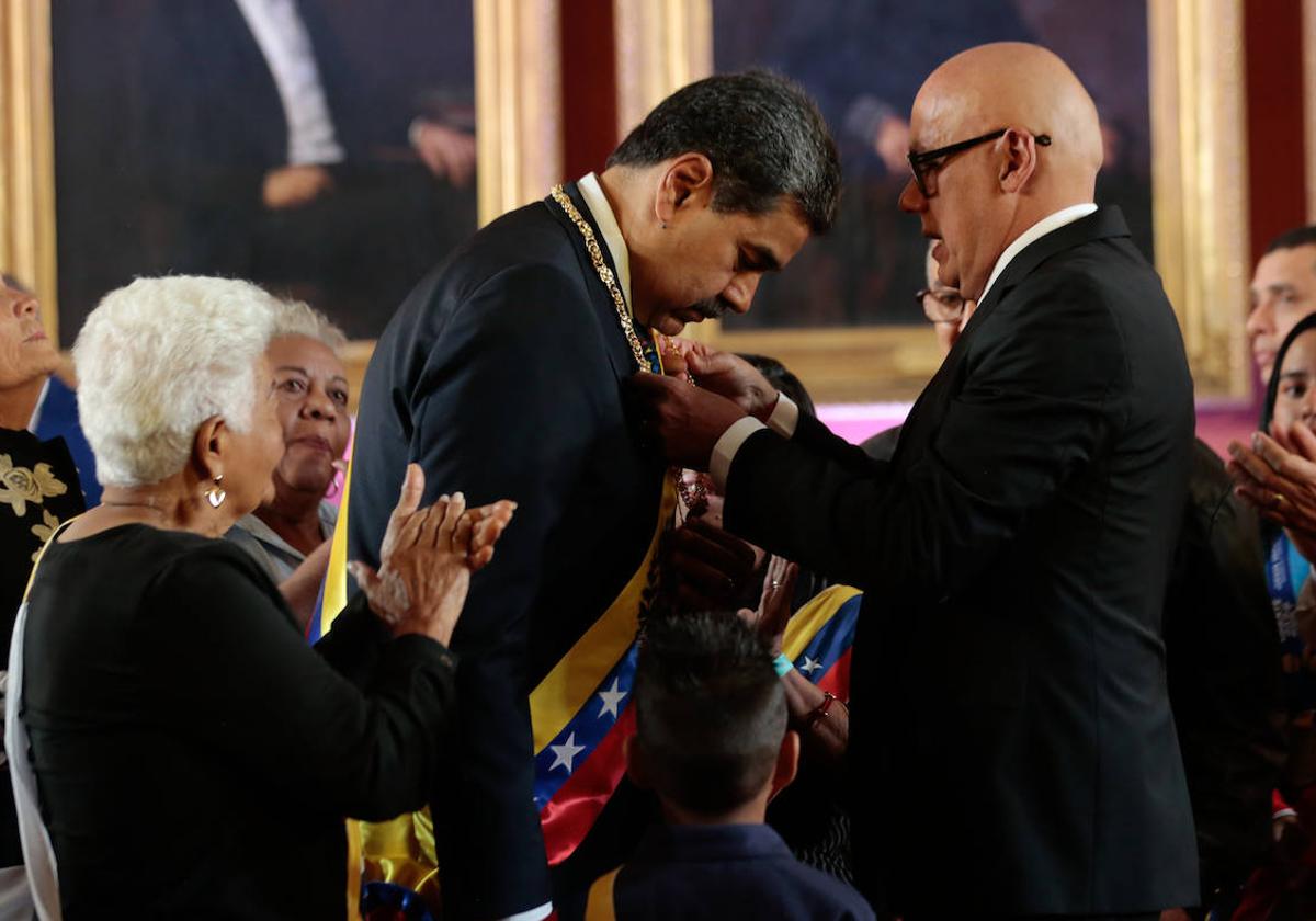 Maduro toma posesión en la Asamblea Nacional de Venezuela.