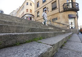 Escaleras de la Riojana, en Gran Vía.