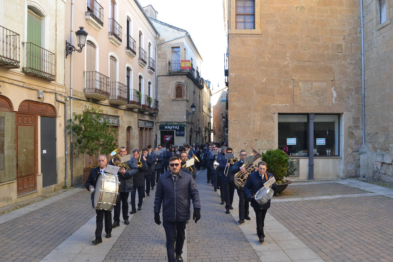 Ciudad Rodrigo arropa a San Sebastián en su marcha a la Catedral