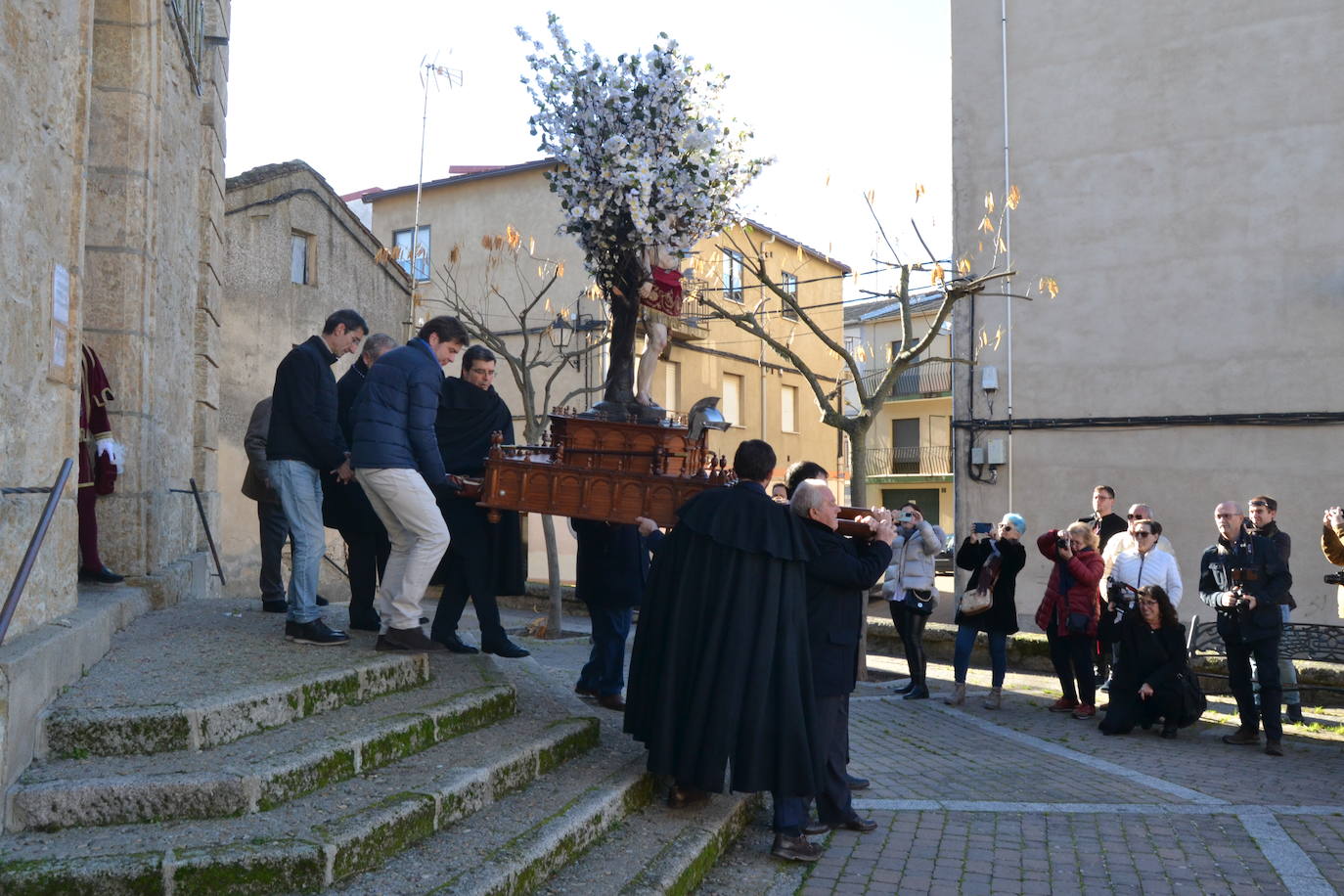 Ciudad Rodrigo arropa a San Sebastián en su marcha a la Catedral