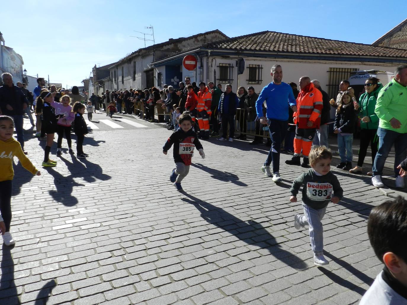 Alberto Bravo y Verónica Sánchez dominan el Cross Popular Pini de Cantalpino