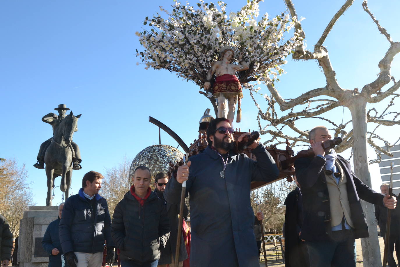 Ciudad Rodrigo arropa a San Sebastián en su marcha a la Catedral