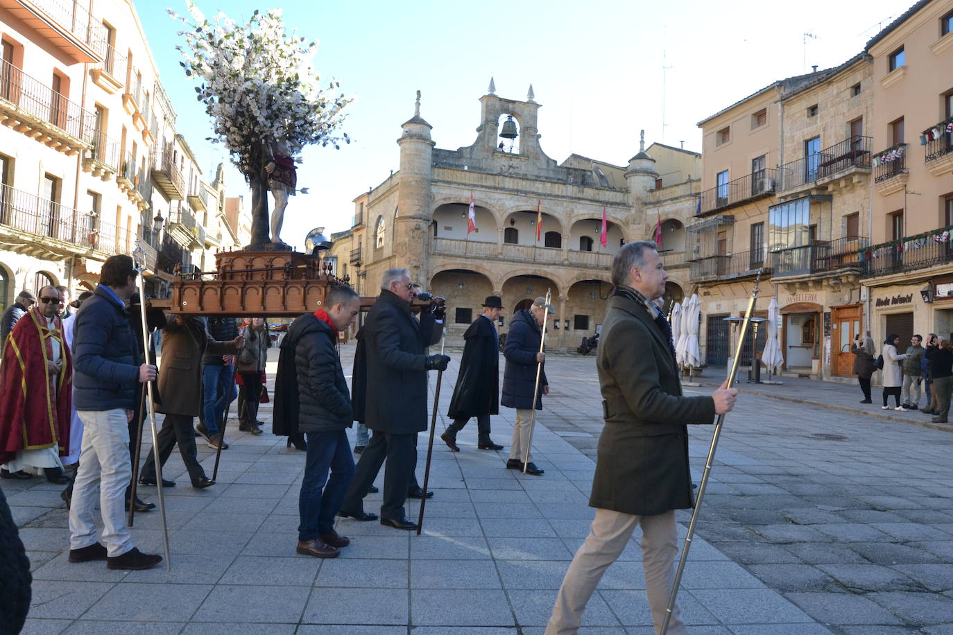 Ciudad Rodrigo arropa a San Sebastián en su marcha a la Catedral