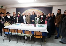 Representantes municipales y vecinales, este domingo en la sede de Fauba.