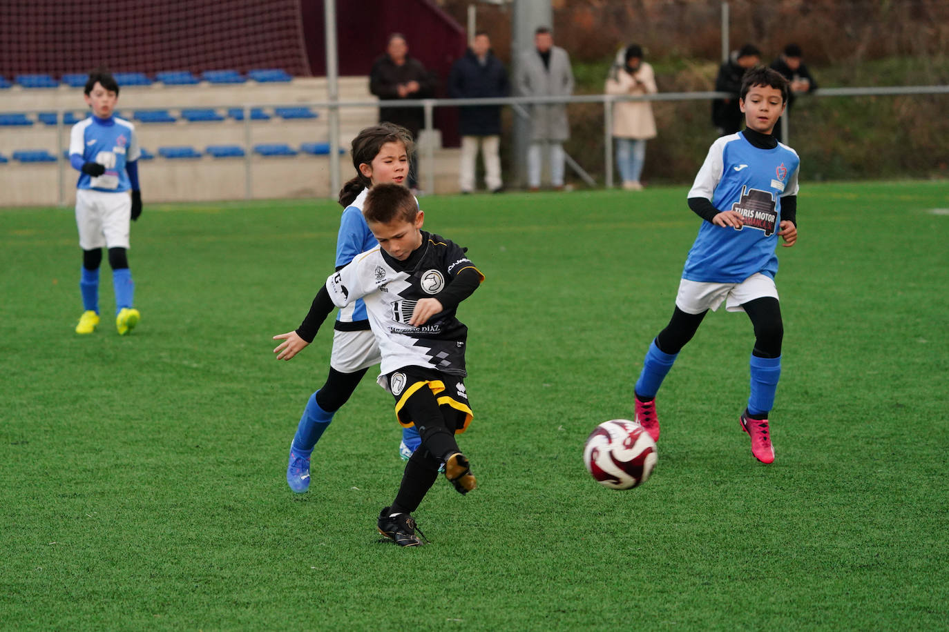 Las mejores imágenes de la jornada 12 en el fútbol base