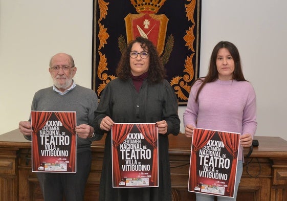 Javier Muñiz, Raquel Bernal e Isabel Cañizal durante la presentación del certamen