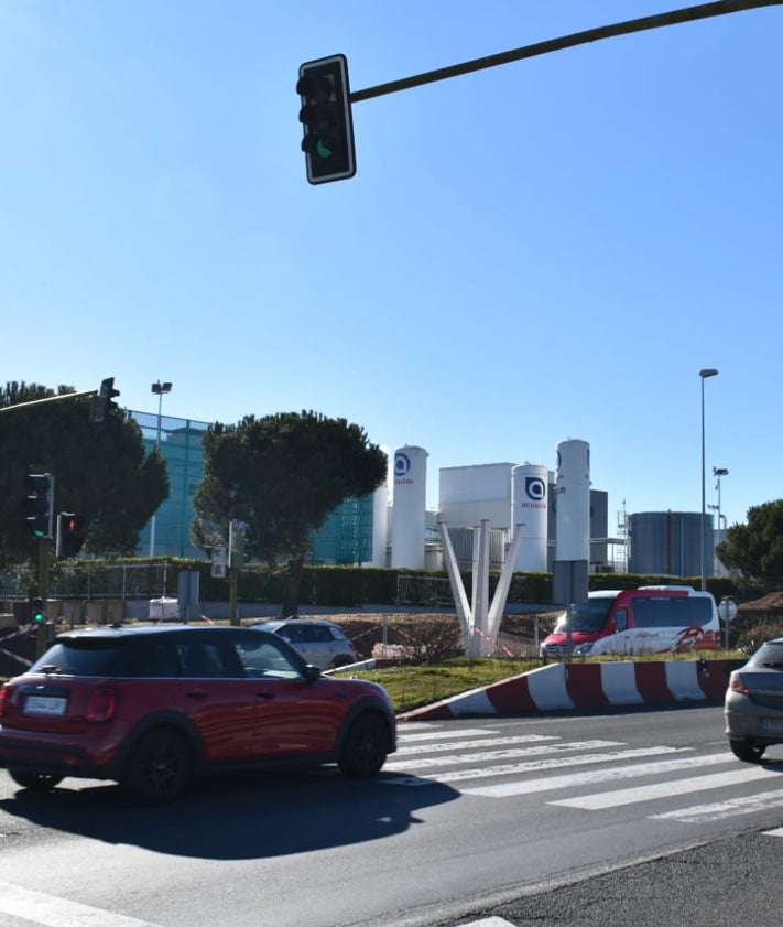 Imagen secundaria 2 - Estado actual de las obras de la pasarela sobre la SA-20 para comunicar dos polígonos industriales en Carbajosa de la Sagrada