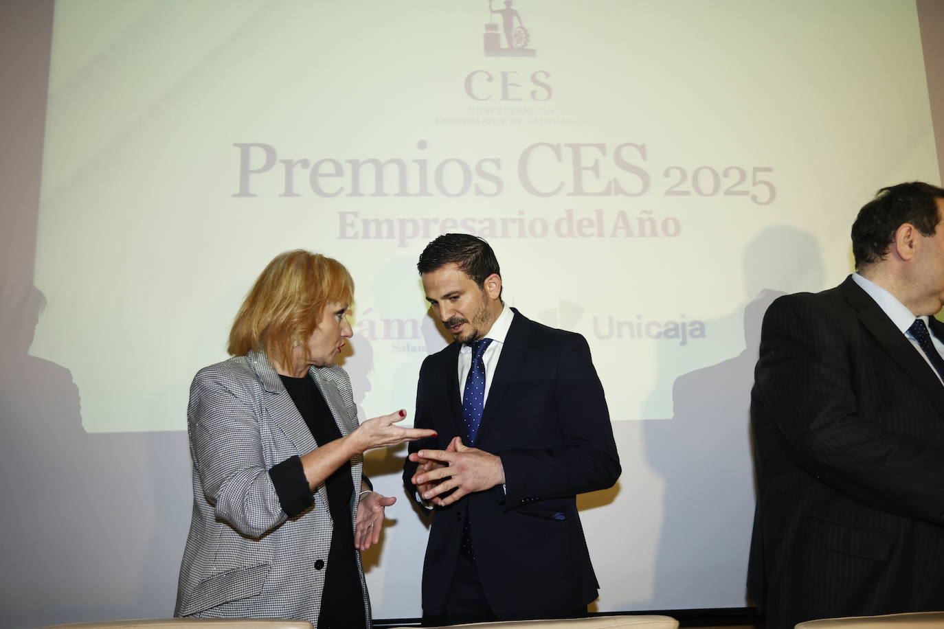 Premio «Empresaria del Año» por ser un símbolo de excelencia