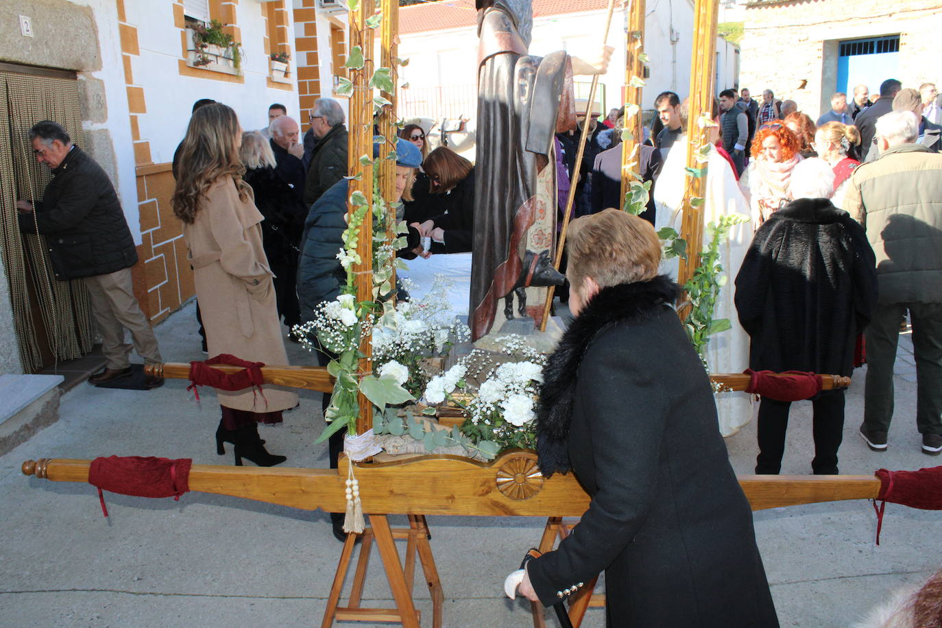 El sol vuelve para lucir por San Antón en el día grande de Valdelamatanza