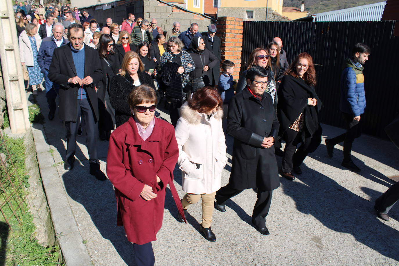 El sol vuelve para lucir por San Antón en el día grande de Valdelamatanza