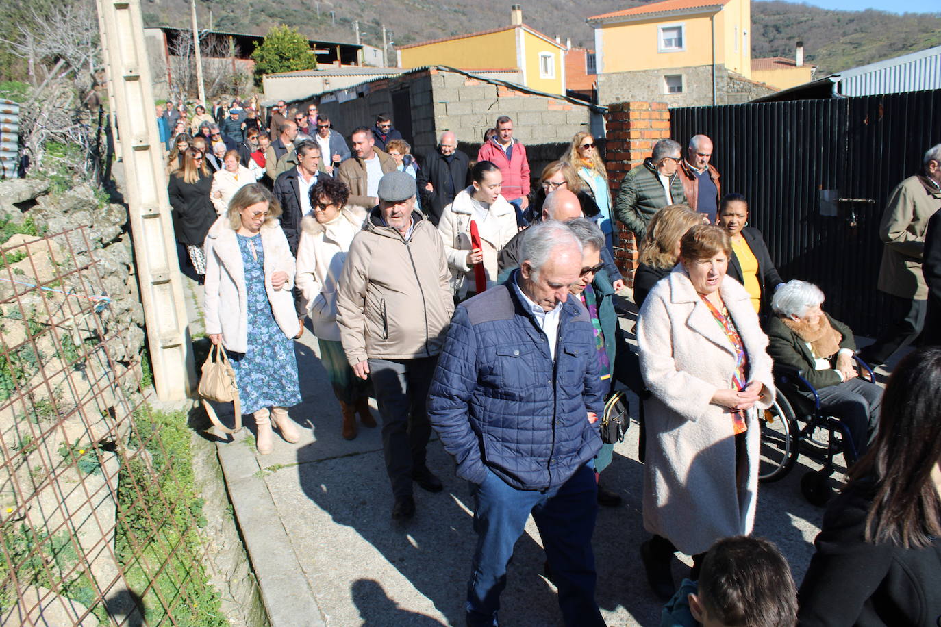 El sol vuelve para lucir por San Antón en el día grande de Valdelamatanza