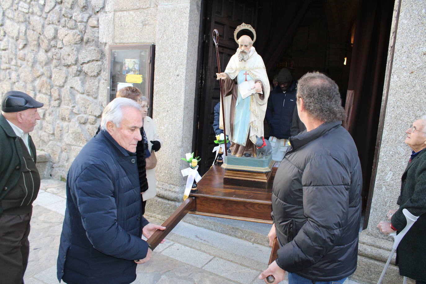 San Antón celebra su día de fiesta en Puerto de Béjar