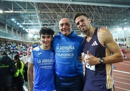 Rodrigo Fito, Ramiro Morán y Óscar Husillos, tras la prueba de 200