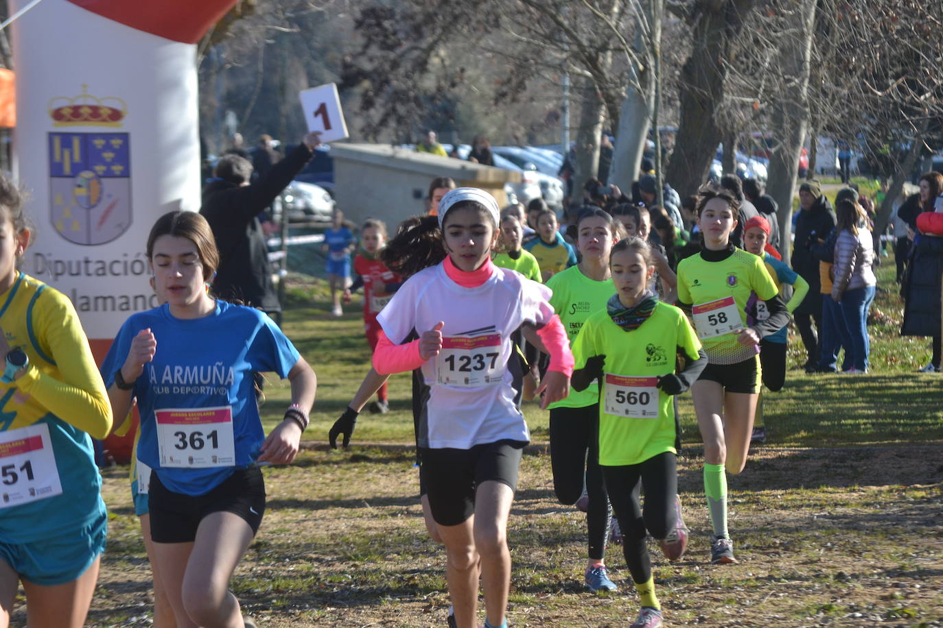 Entretenida mañana de cross escolar en Ciudad Rodrigo a pesar del frío