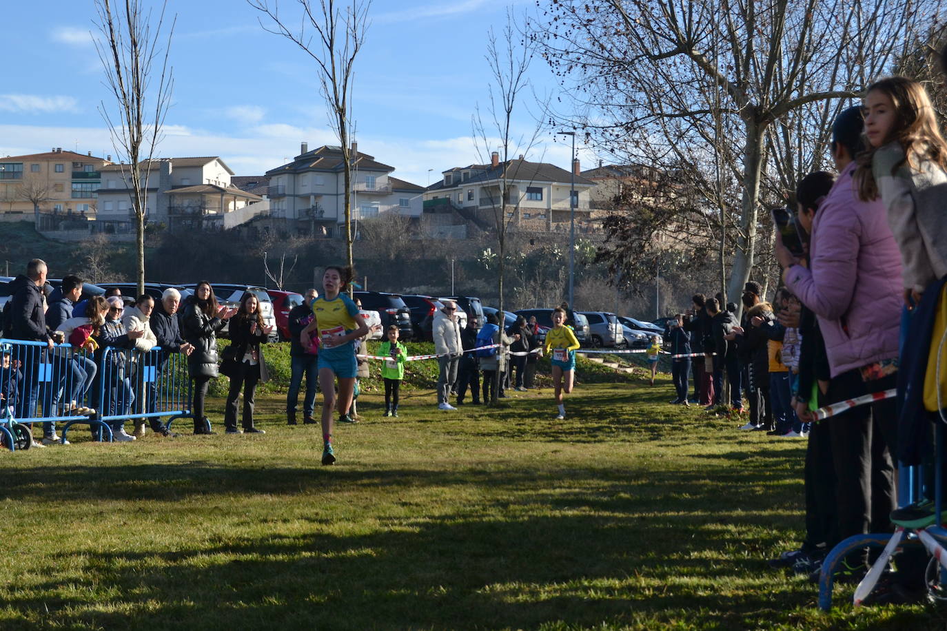 Entretenida mañana de cross escolar en Ciudad Rodrigo a pesar del frío