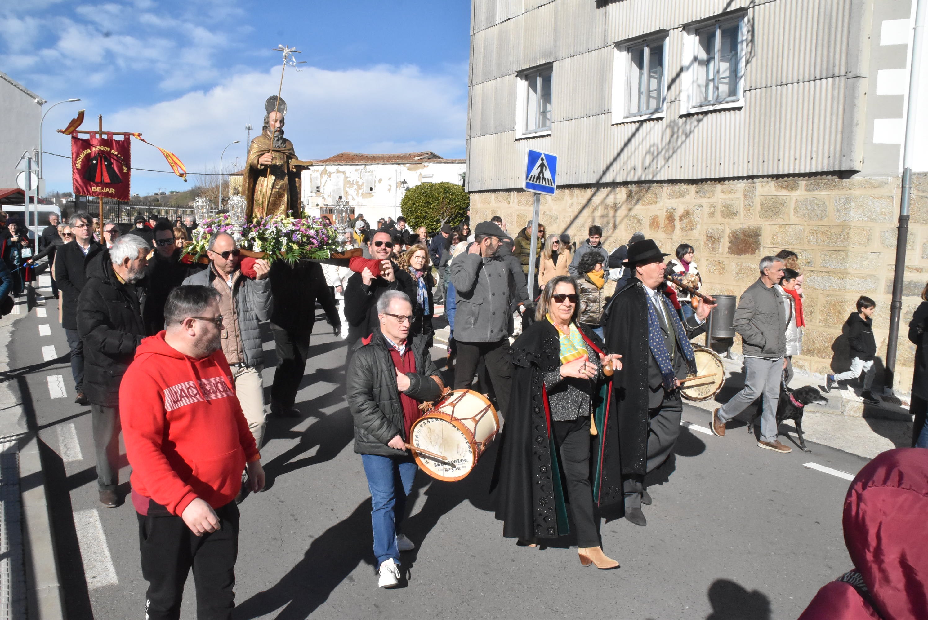 San Antón renueva la protección a los animales en Béjar