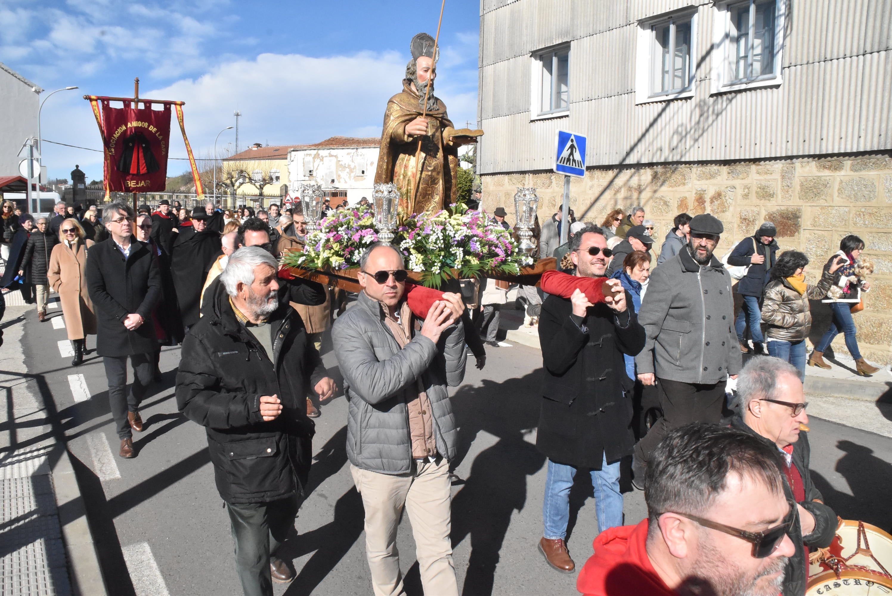 San Antón renueva la protección a los animales en Béjar