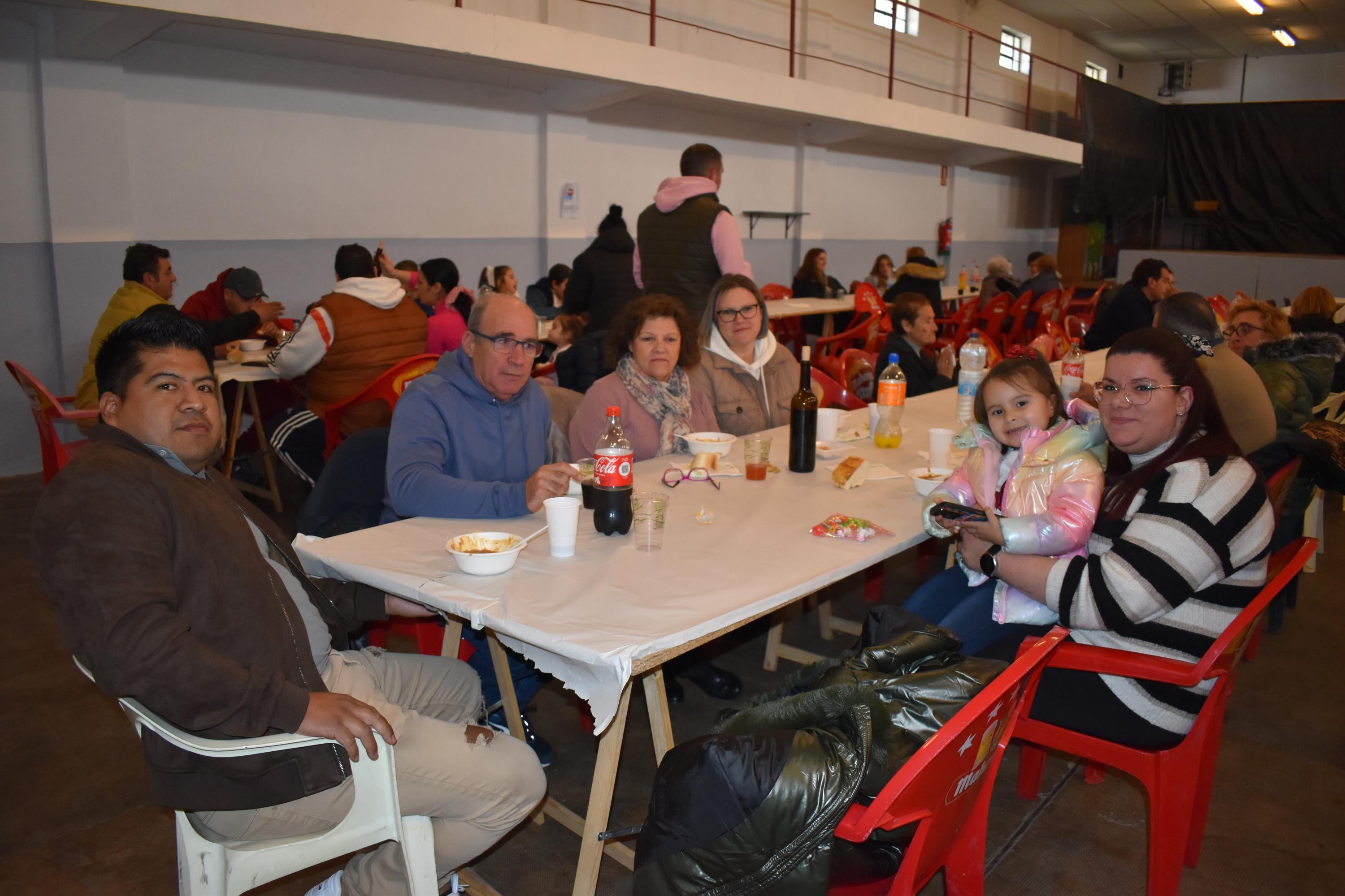 Comida popular antes del día grande de las fiestas de Vecinos