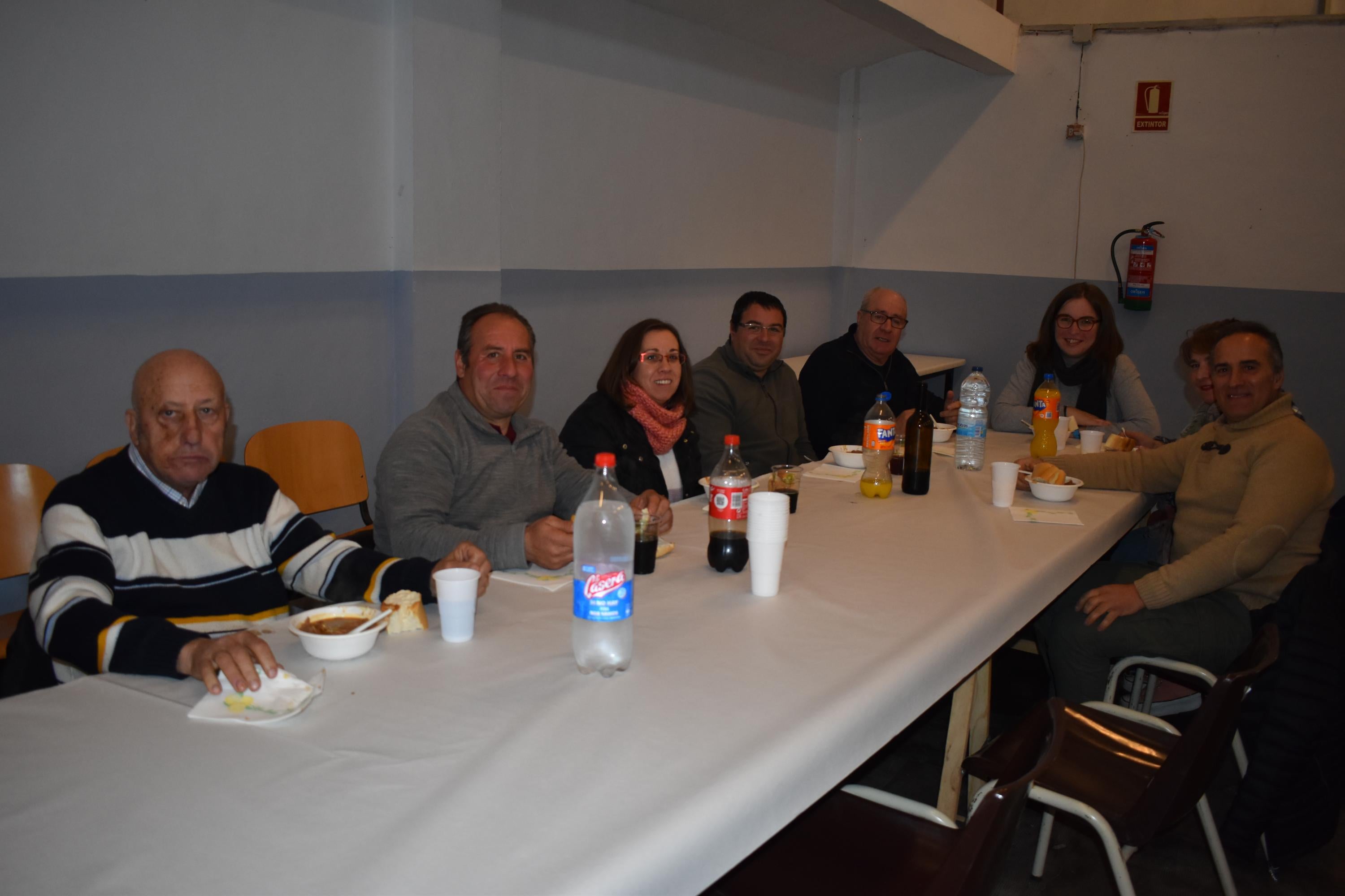 Comida popular antes del día grande de las fiestas de Vecinos