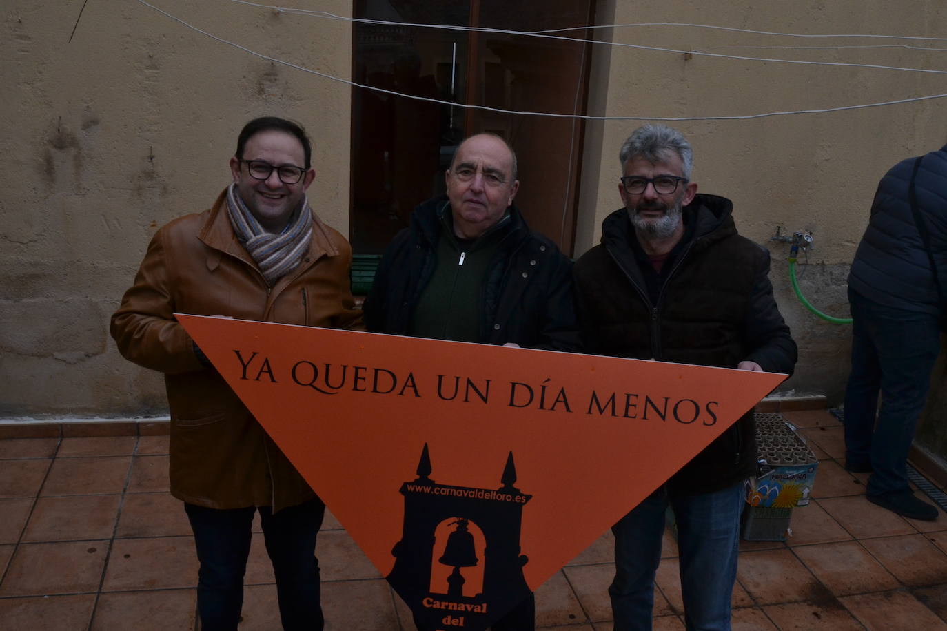 Ciudad Rodrigo luce el pañuelo anunciador del Carnaval