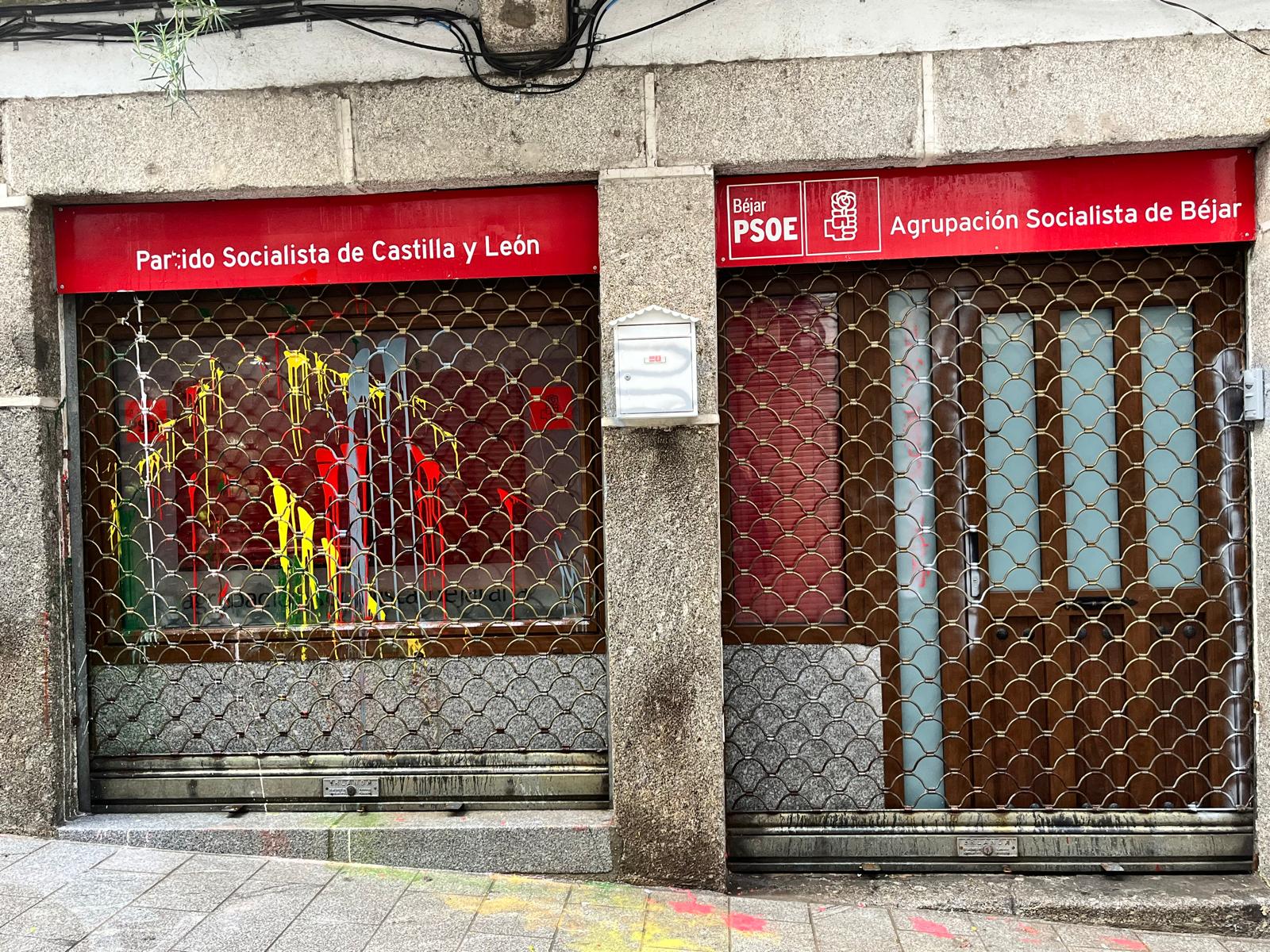 Así ha quedado la sede del PSOE de Béjar tras ser vandalizada por segunda vez