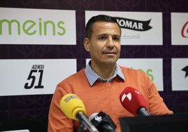 Rafael Dueñas, técnico del Salamanca UDS, durante la rueda de prensa previa al derbi.