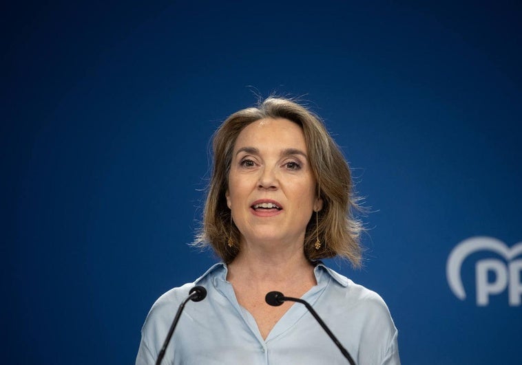 La secretaria general del PP, Cuca Gamarra, durante una rueda de prensa.